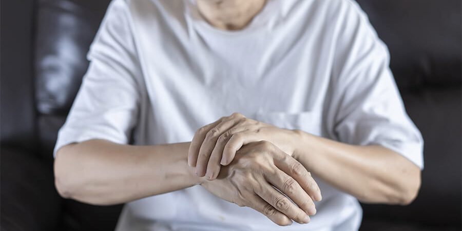 Cómo distinguir la artritis de la artrosis: dos graves enfermedades que no  debes confundir