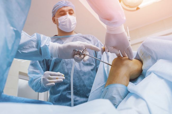 Cirugia ortopedica y traumatologia de la rodilla / Orthopedic